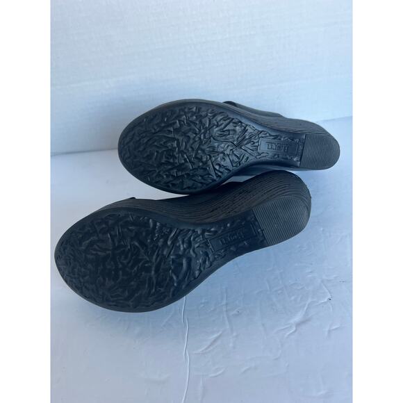 Born Black Leather Criss Cross Wide Straps Platform Wedge Slip On Sandals Size 8 - Picture 11 of 12